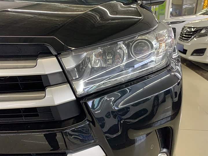 Фото 3 - Toyota Highlander