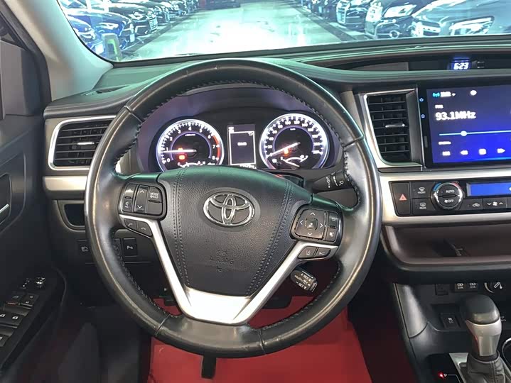 Фото 5 - Toyota Highlander