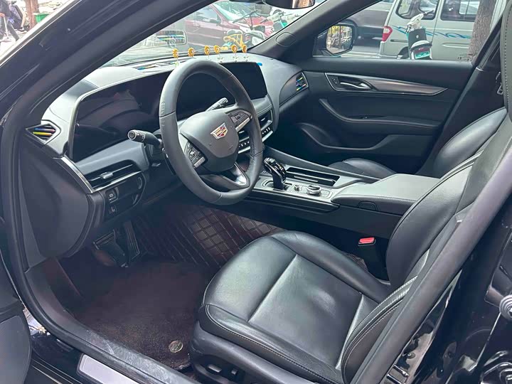 Фото 2 - Cadillac CT5