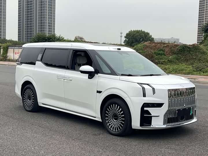 Фото 3 - Zeekr 009