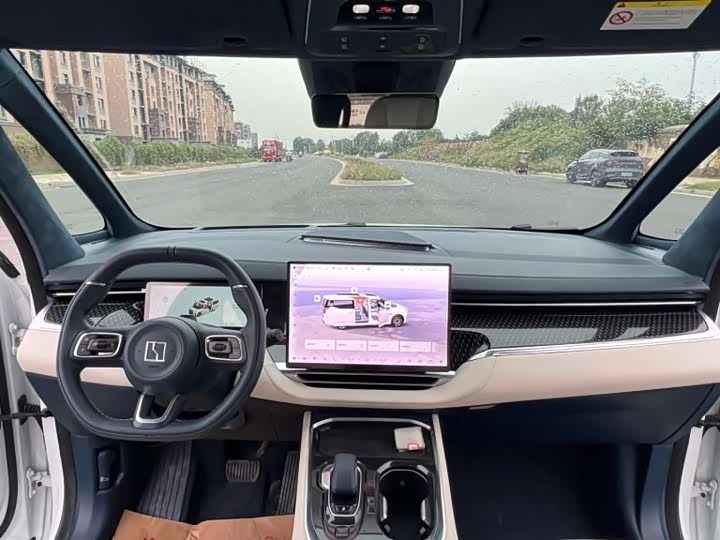 Фото 6 - Zeekr 009