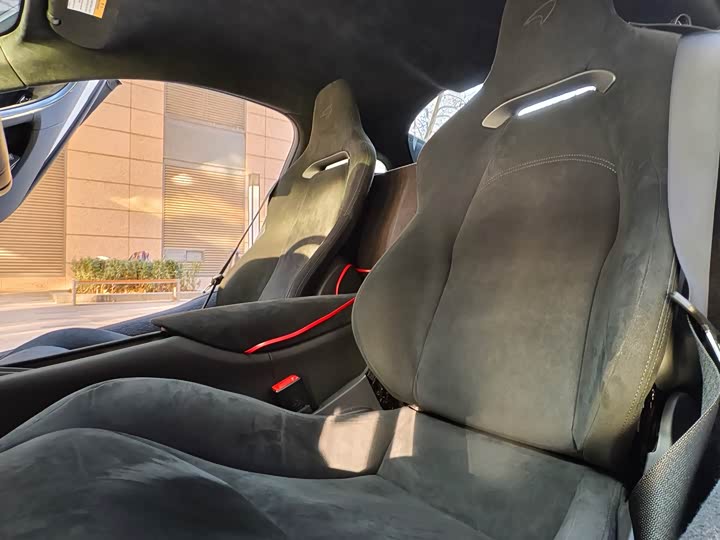 Фото 8 - McLaren Artura