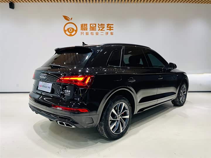 Фото 4 - Audi Q5L