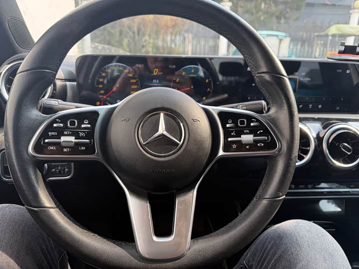 Фото 7 - Mercedes-Benz A-Class