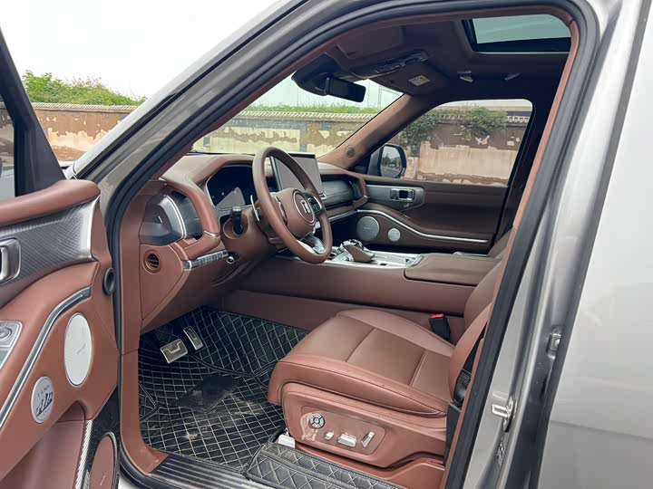 Фото 4 - Tank 700 Hybrid