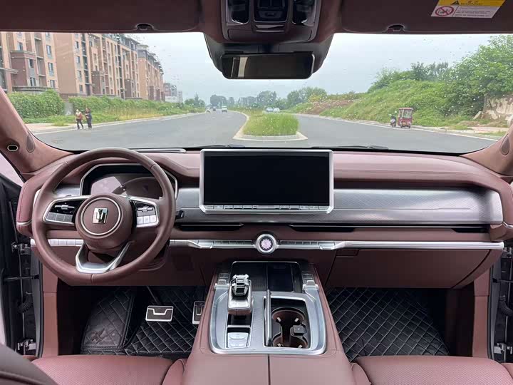 Фото 5 - Tank 700 Hybrid