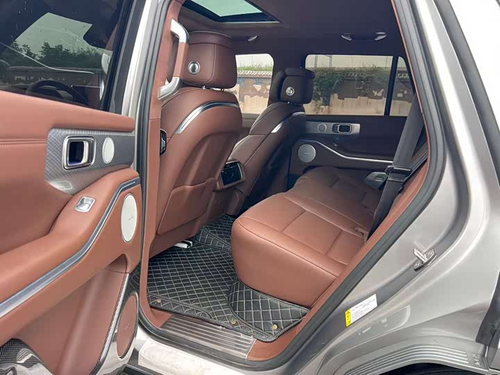 Фото 6 - Tank 700 Hybrid