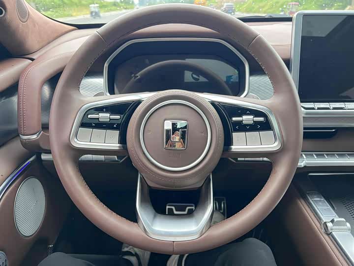 Фото 9 - Tank 700 Hybrid