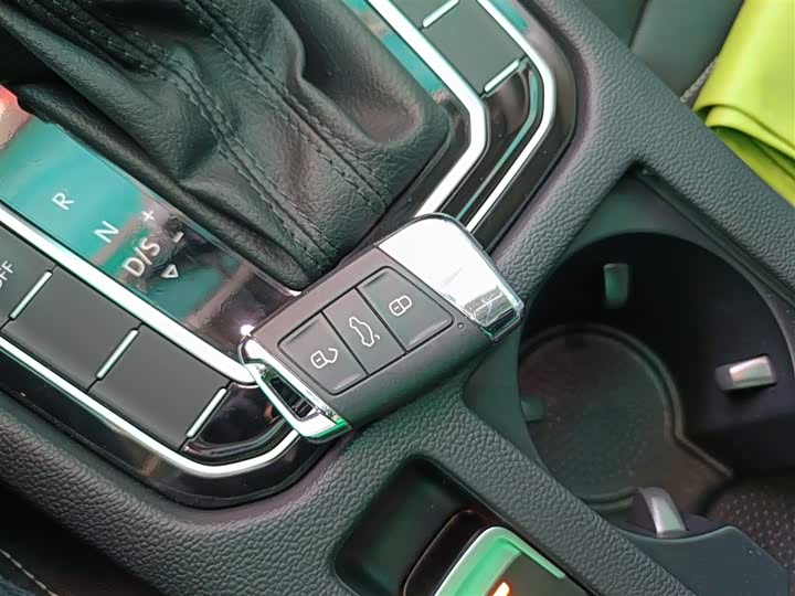 Фото 8 - Volkswagen Magotan