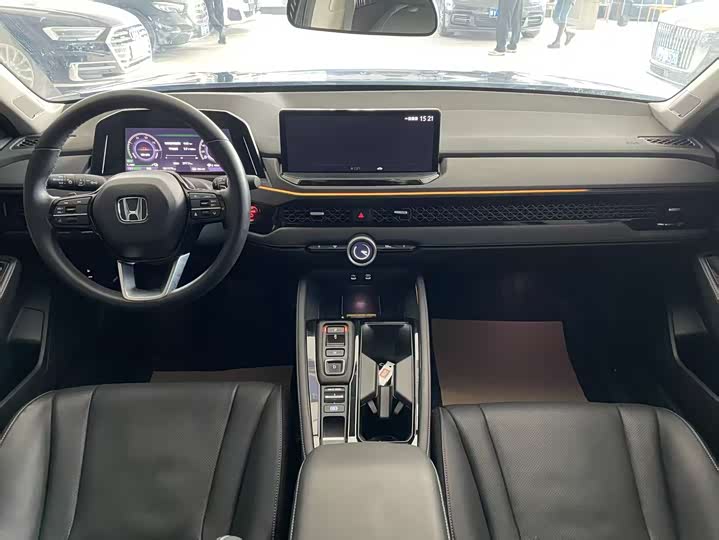 Фото 4 - Honda Accord Hybrid