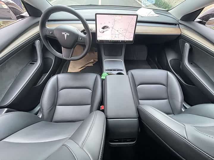 Фото 6 - Tesla Model 3