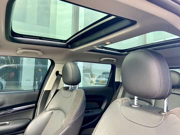 Фото 8 - Mini Clubman