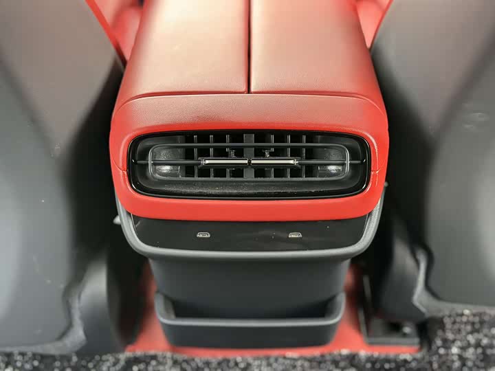 Фото 9 - Xiaomi SU7