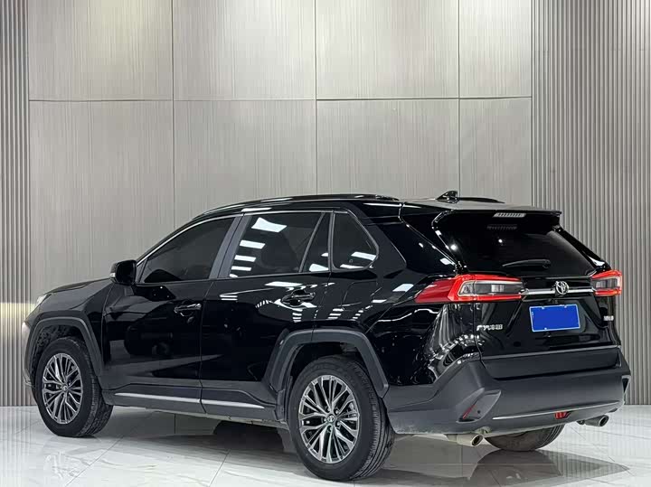 Фото 6 - Toyota Wildlander