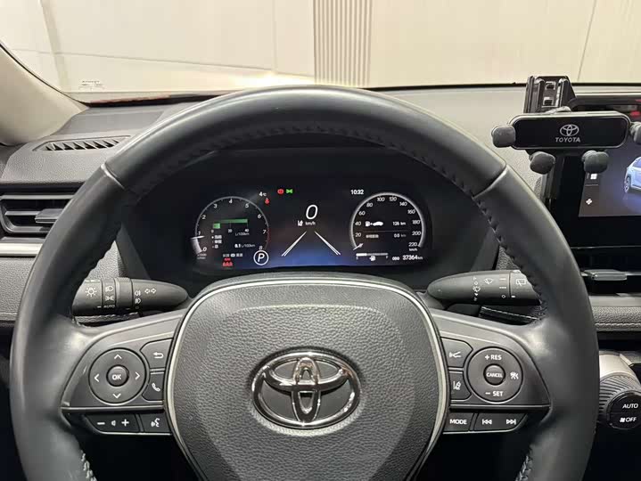 Фото 8 - Toyota Wildlander