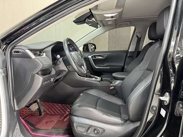 Фото 9 - Toyota Wildlander