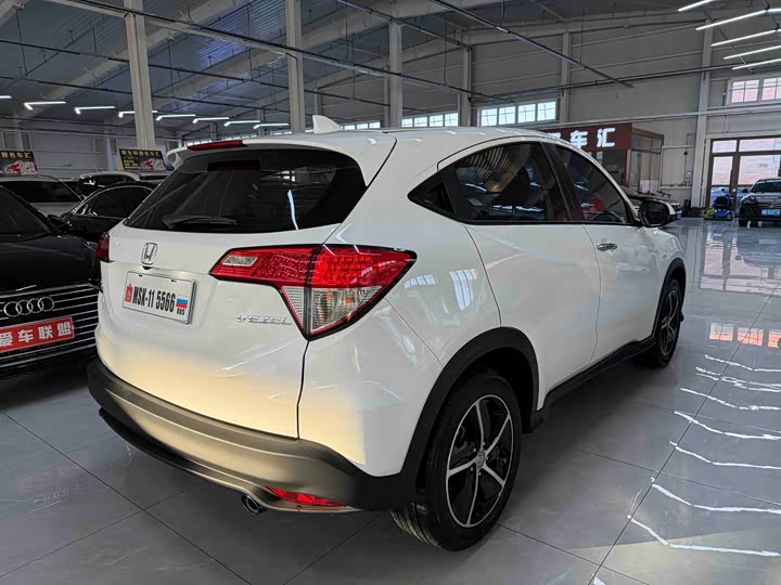 Фото 4 - Honda Vezel