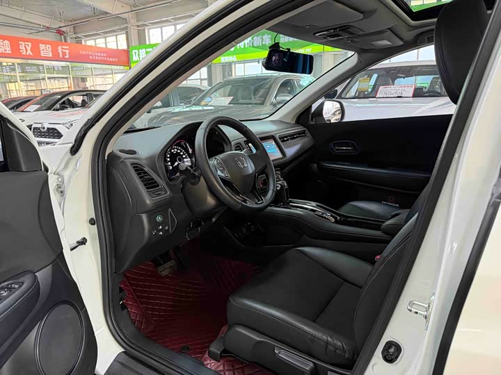 Фото 7 - Honda Vezel