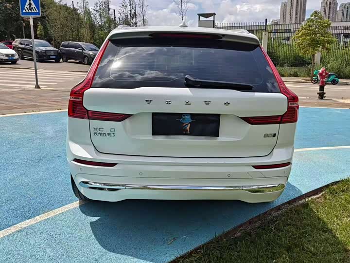 Фото 8 - Volvo XC60