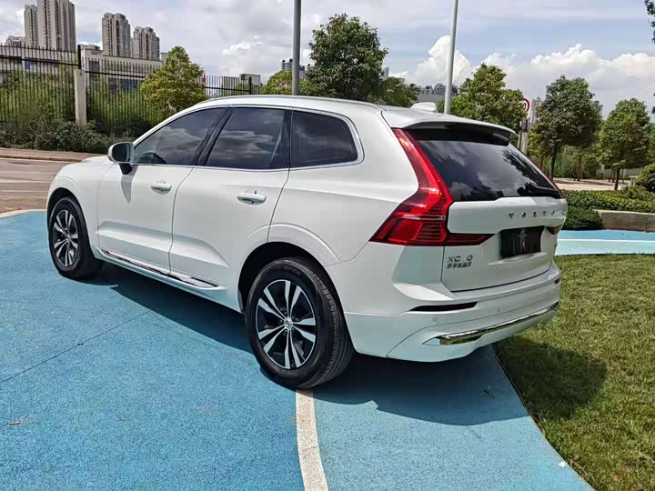 Фото 9 - Volvo XC60