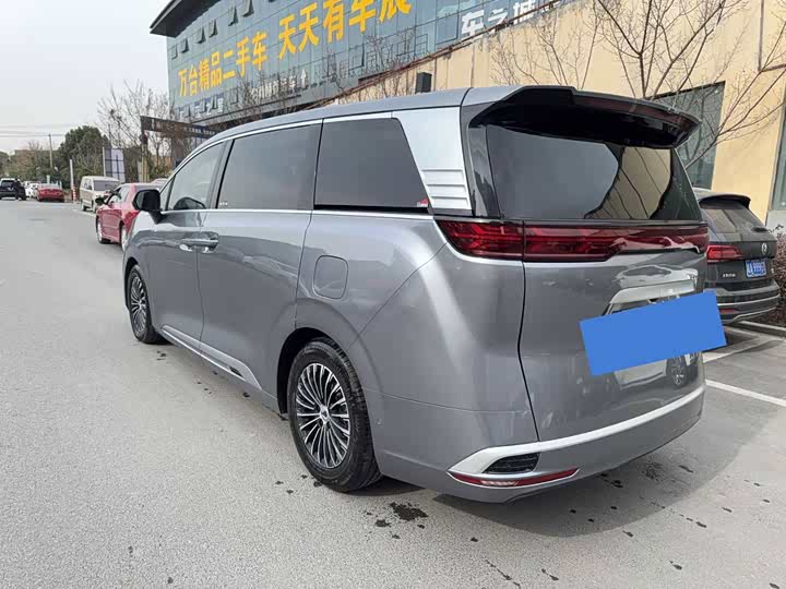 Фото 7 - Denza D9