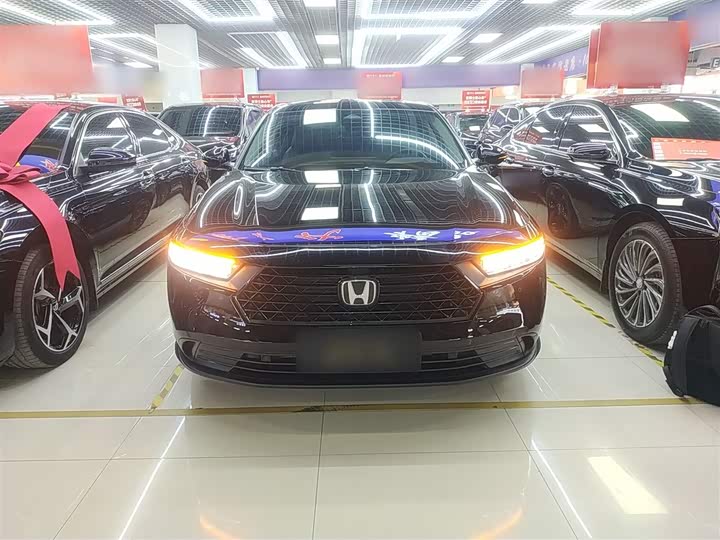 Фото 3 - Honda Accord