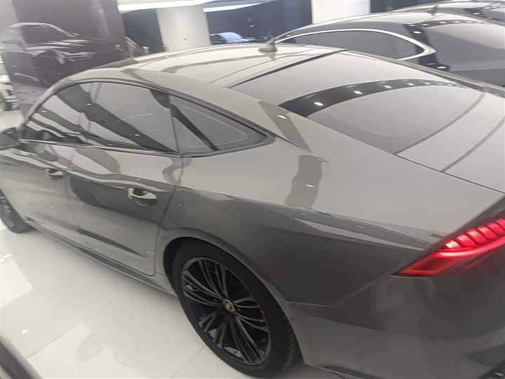 Фото 5 - Audi A7