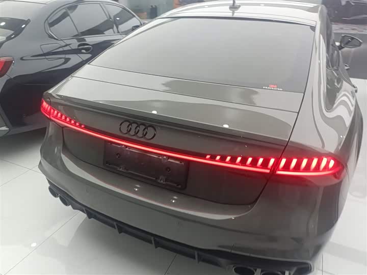 Фото 6 - Audi A7