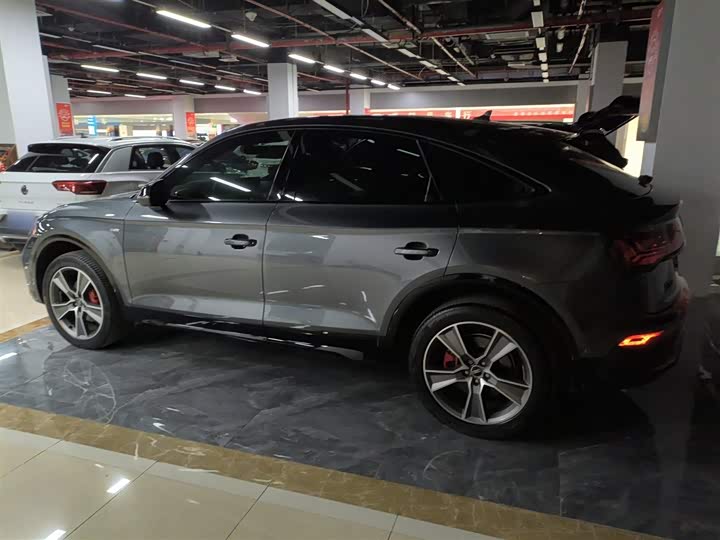 Фото 5 - Audi Q5L Sportback