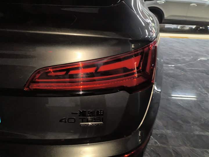 Фото 8 - Audi Q5L Sportback
