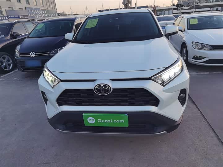 Фото 3 - Toyota RAV4