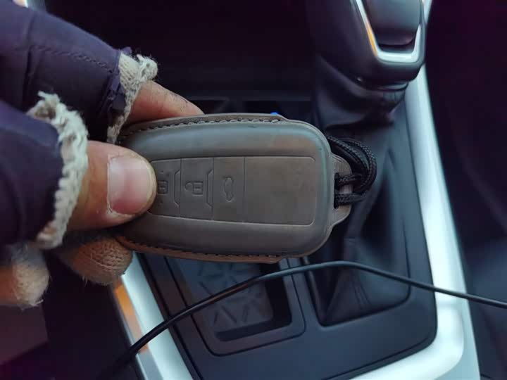 Фото 9 - Toyota RAV4