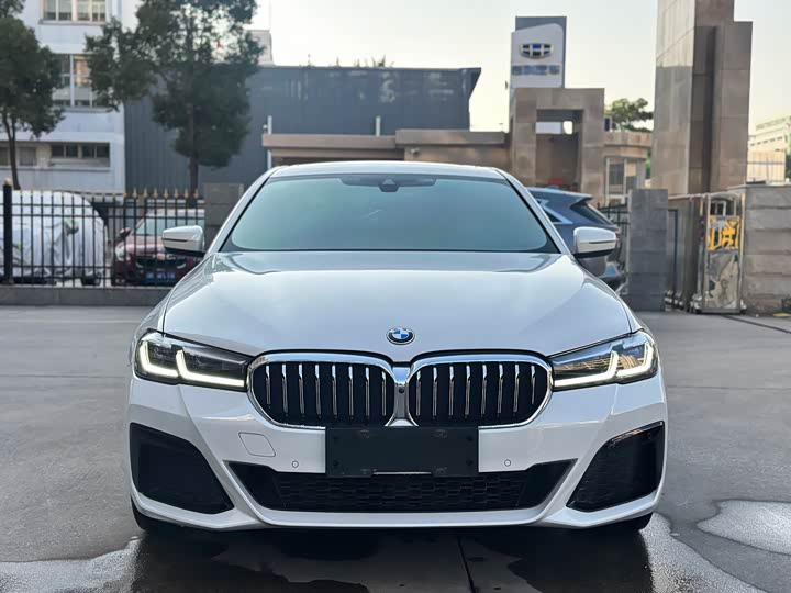 Фото 2 - BMW 5 Series
