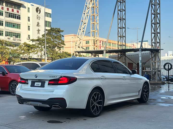 Фото 6 - BMW 5 Series