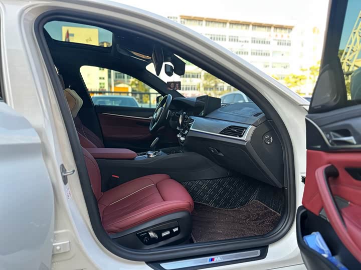 Фото 9 - BMW 5 Series