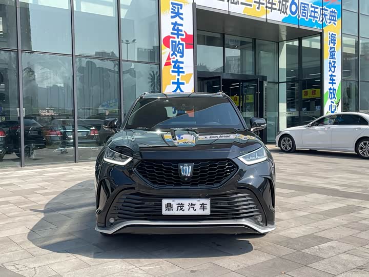 Фото 3 - Toyota Crown Kluger