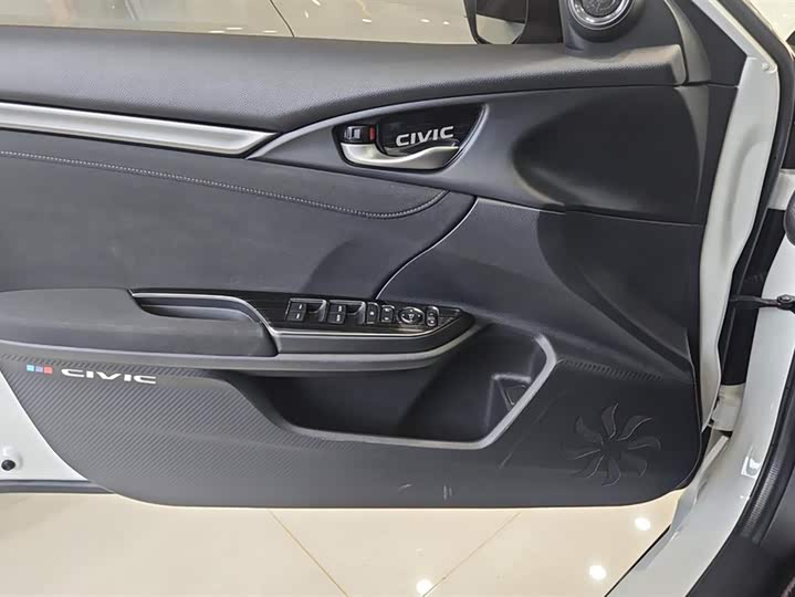 Фото 6 - Honda Civic