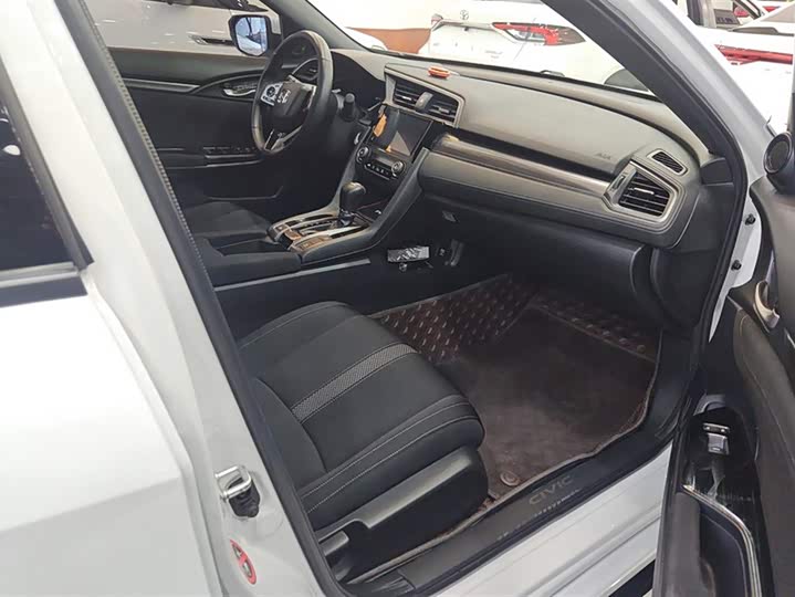 Фото 7 - Honda Civic