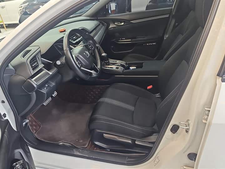 Фото 8 - Honda Civic