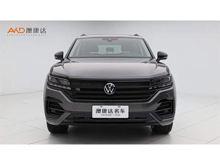Фото 2 - Volkswagen Touareg