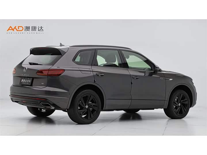 Фото 3 - Volkswagen Touareg