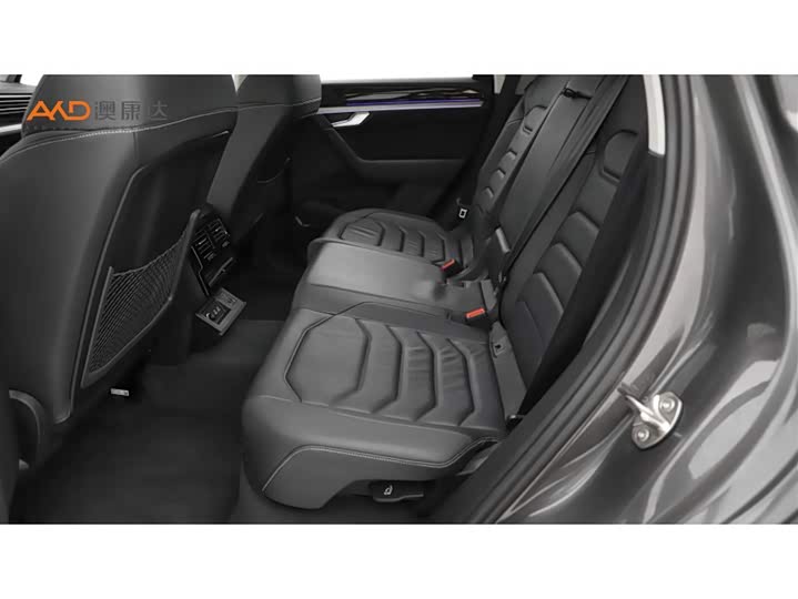 Фото 7 - Volkswagen Touareg