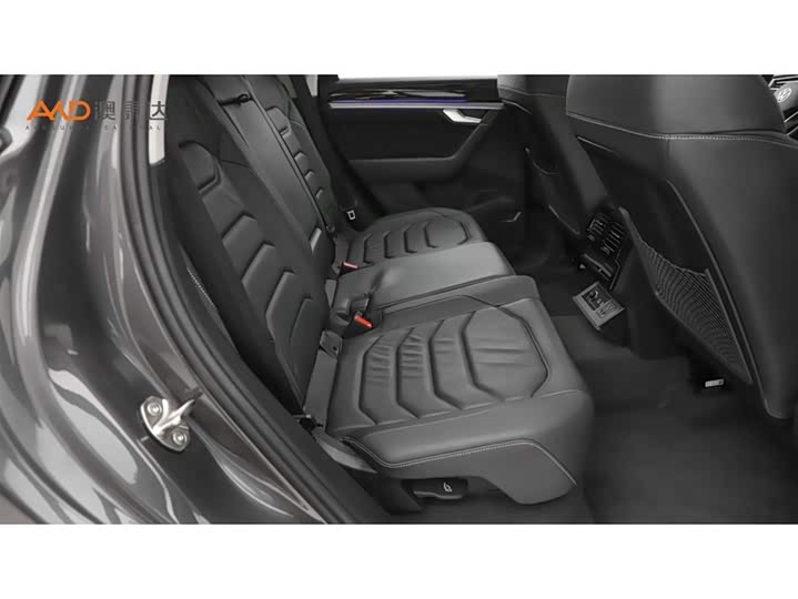 Фото 8 - Volkswagen Touareg