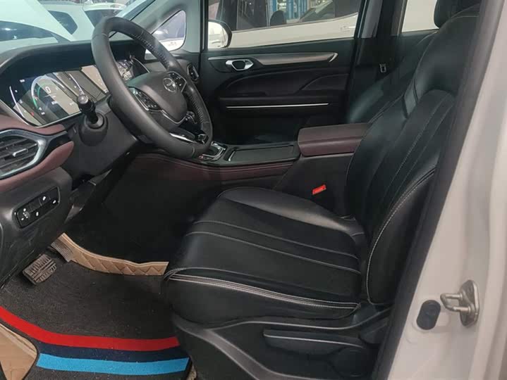 Фото 9 - GAC Trumpchi M6