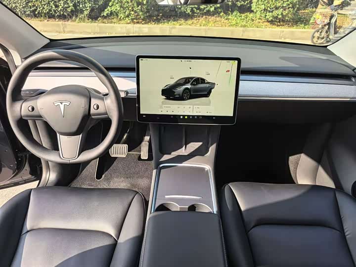 Фото 4 - Tesla Model Y