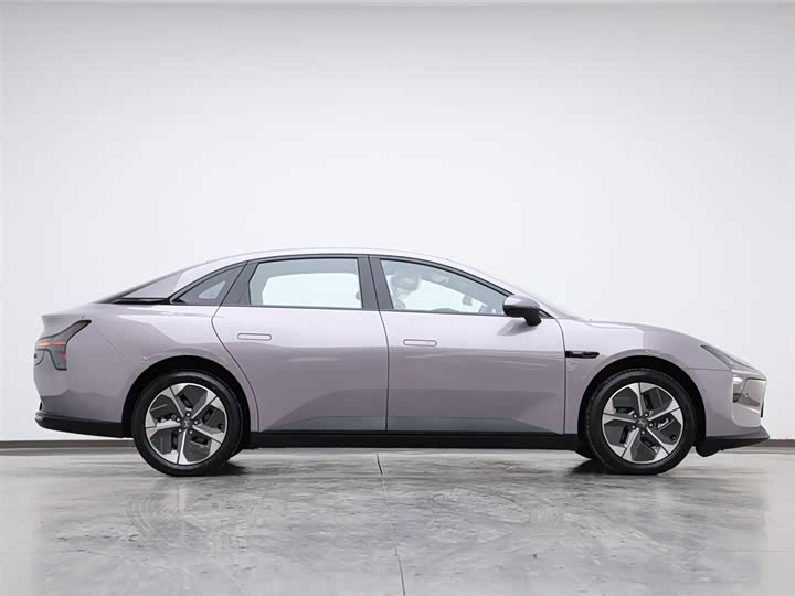 Фото 6 - XPeng Mona M03