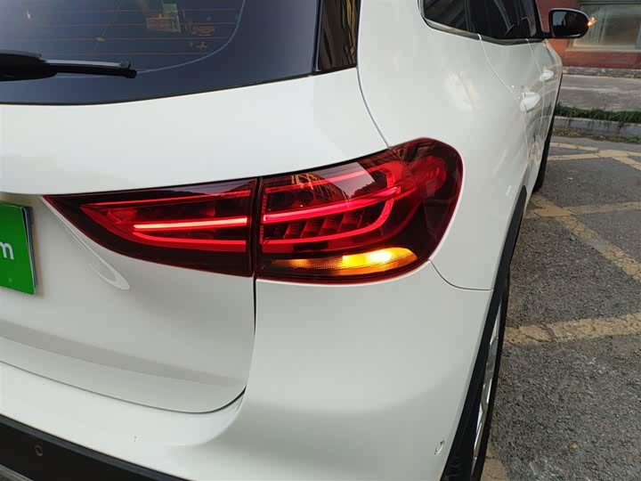 Фото 8 - Mercedes-Benz GLA-Class