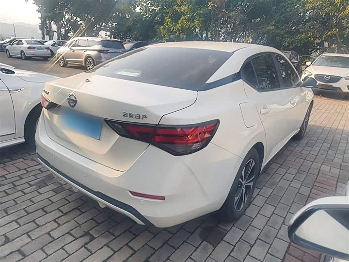 Фото 7 - Nissan Sylphy