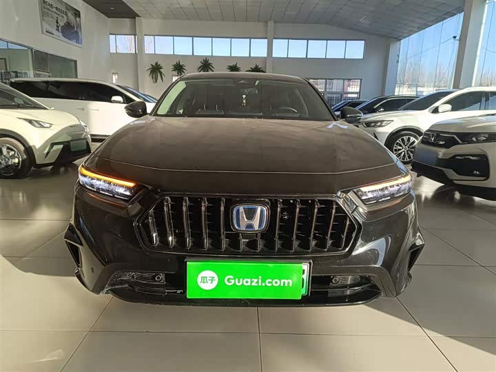 Фото 3 - Honda Inspire Hybrid