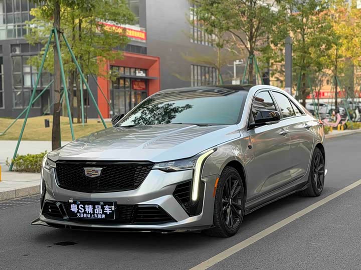 Фото 1 - Cadillac CT4